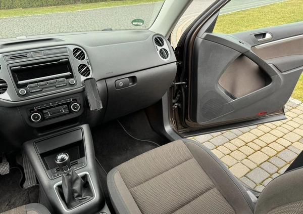 Volkswagen Tiguan cena 46900 przebieg: 229112, rok produkcji 2011 z Drobin małe 379